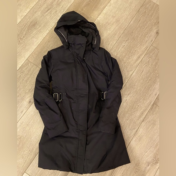 Lululemon Winter Coat Sz4 - Picture 1 of 9